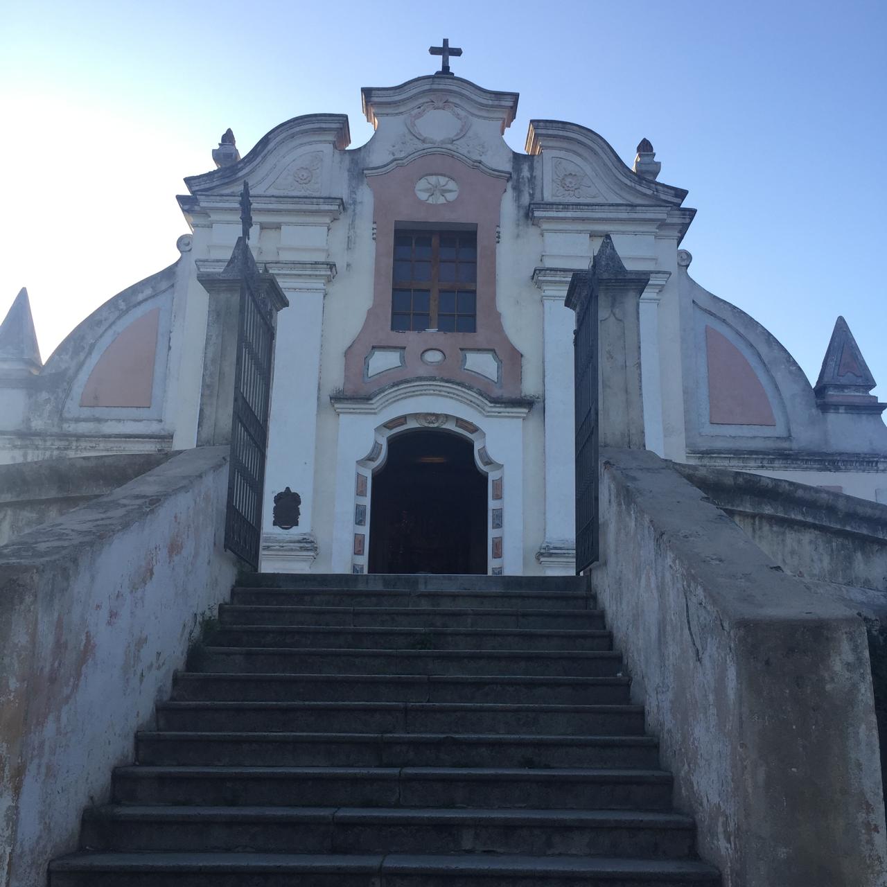 Frente de la parroquia