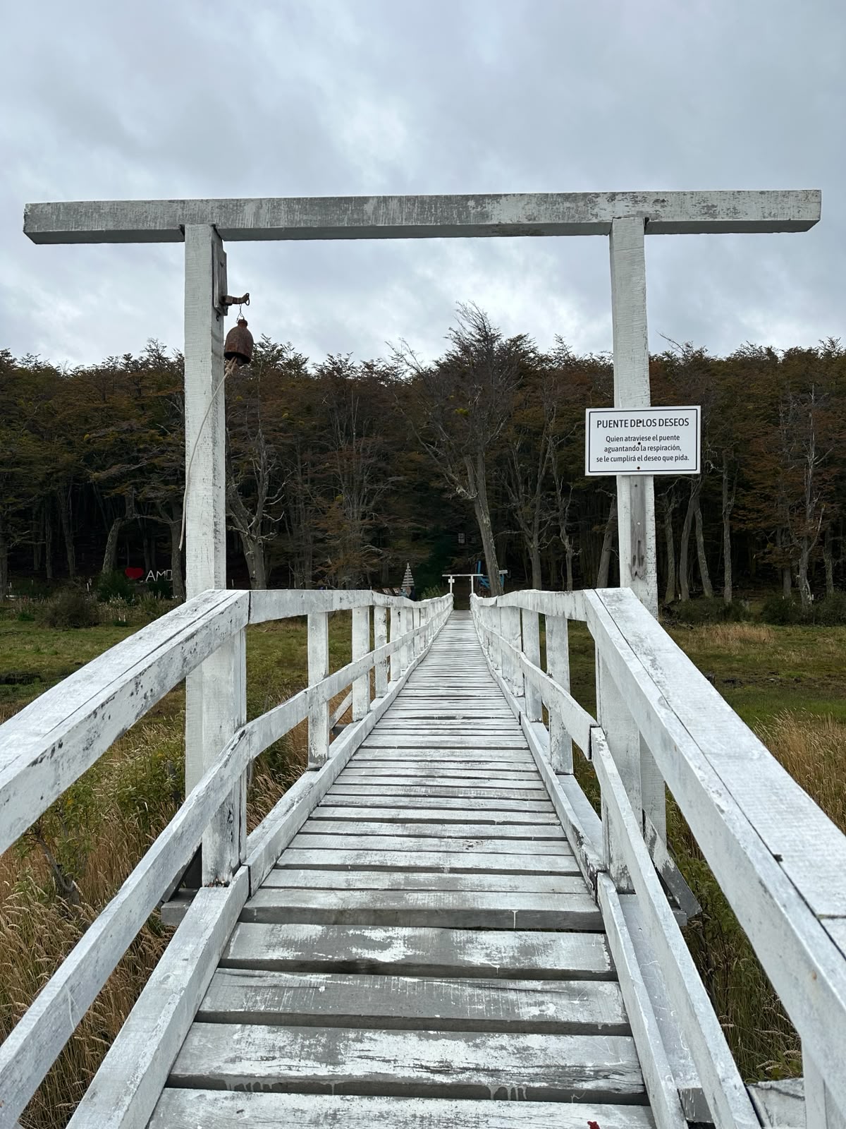 Lago Fagnano puente de los deseos